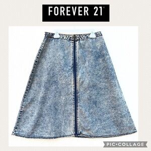 Front zipper acid wash denim skirt